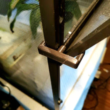 Load image into Gallery viewer, ZooMed Reptibreeze Lower Cage Door Holder